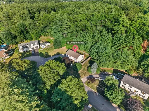 18 Cobble Hill Road Nashua NH 03062