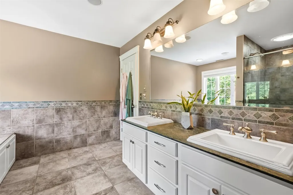 5 Sherwood Road Windham NH 03087