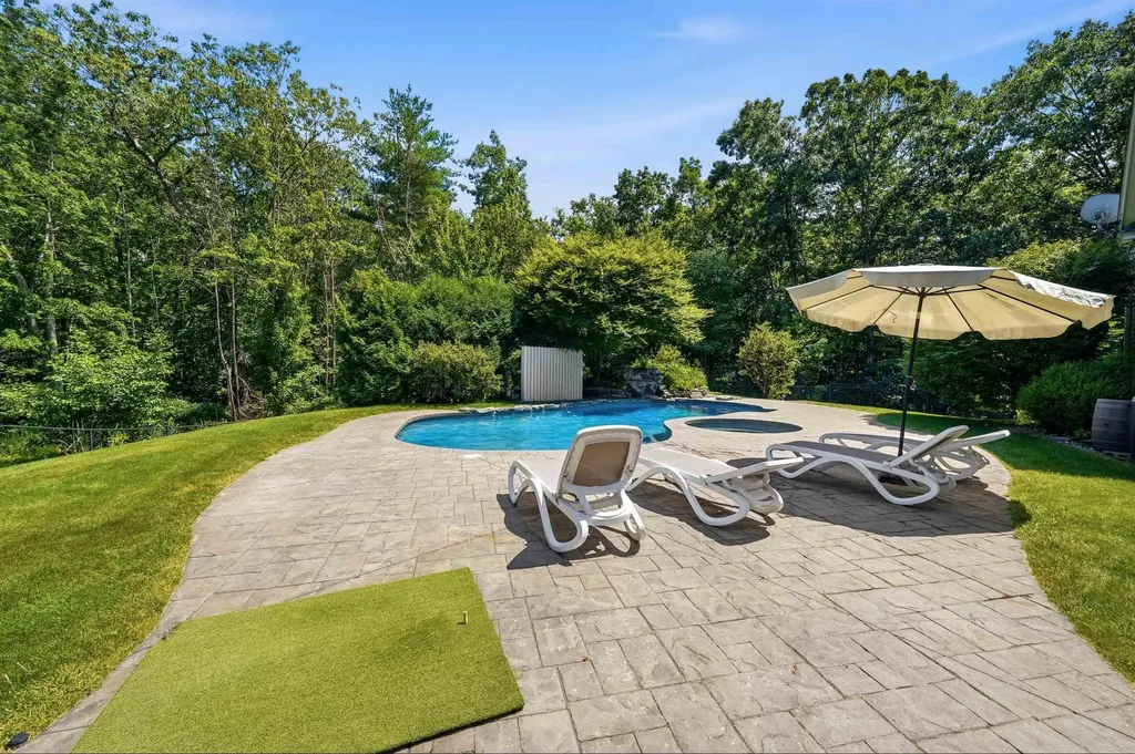 5 Sherwood Road Windham NH 03087