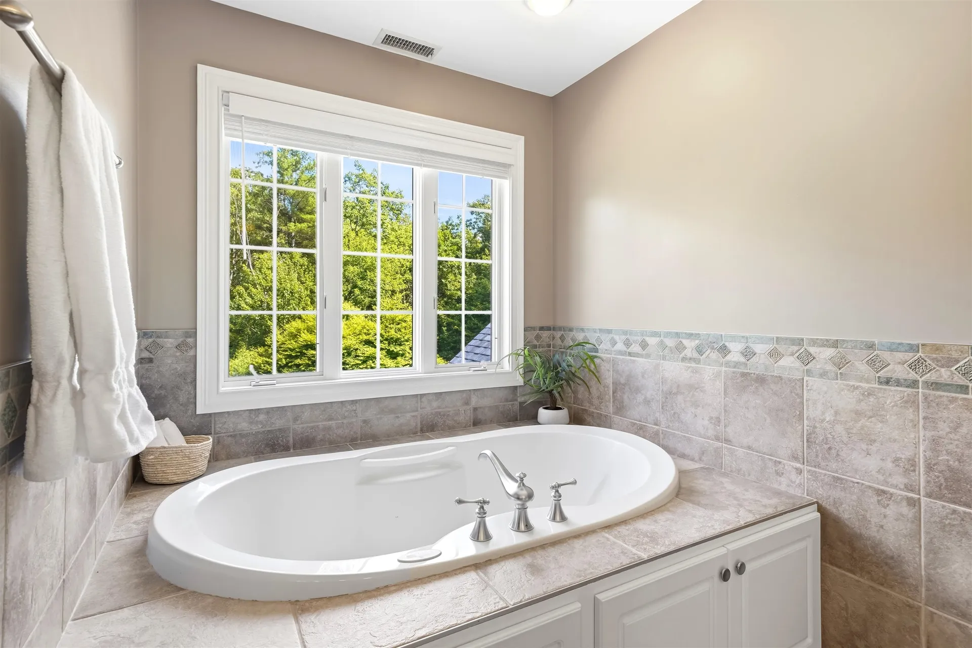 5 Sherwood Road Windham NH 03087