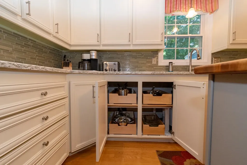 376 N Bend Drive Manchester NH 03104