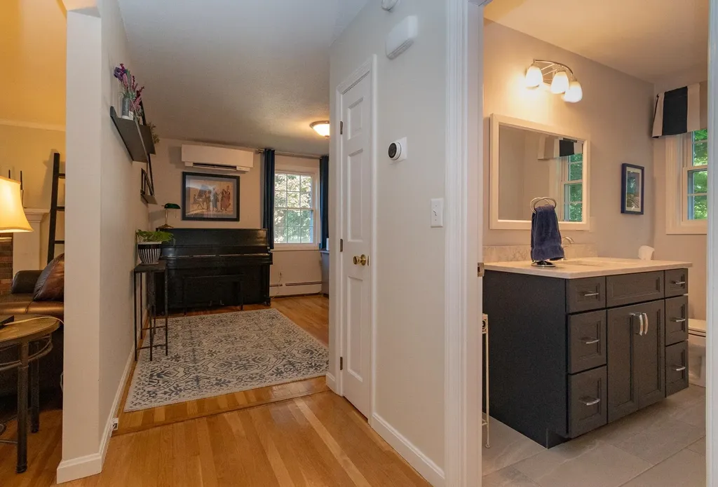 376 N Bend Drive Manchester NH 03104