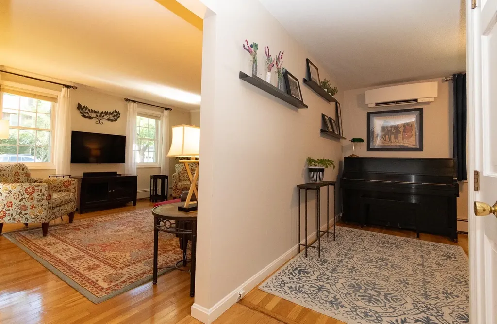 376 N Bend Drive Manchester NH 03104