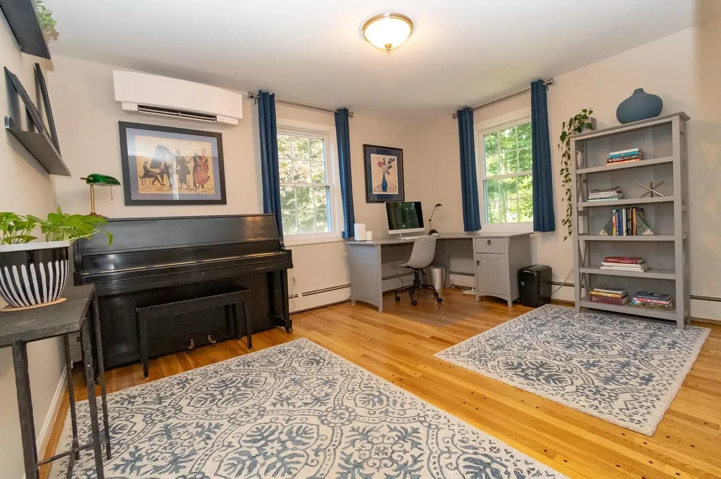 376 N Bend Drive Manchester NH 03104