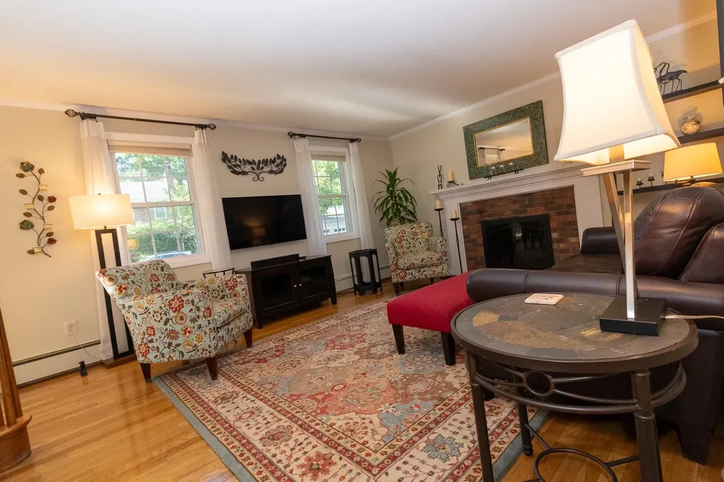 376 N Bend Drive Manchester NH 03104