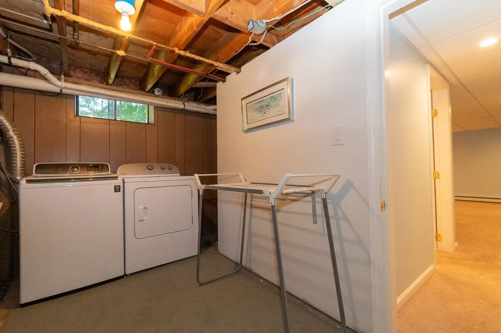 376 N Bend Drive Manchester NH 03104