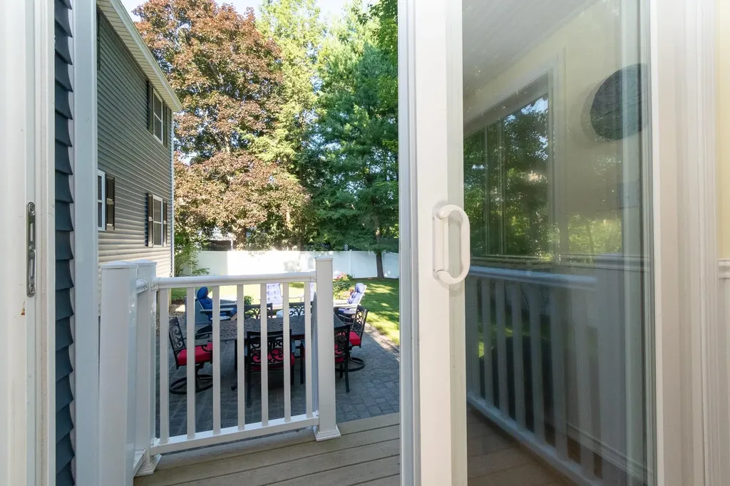376 N Bend Drive Manchester NH 03104