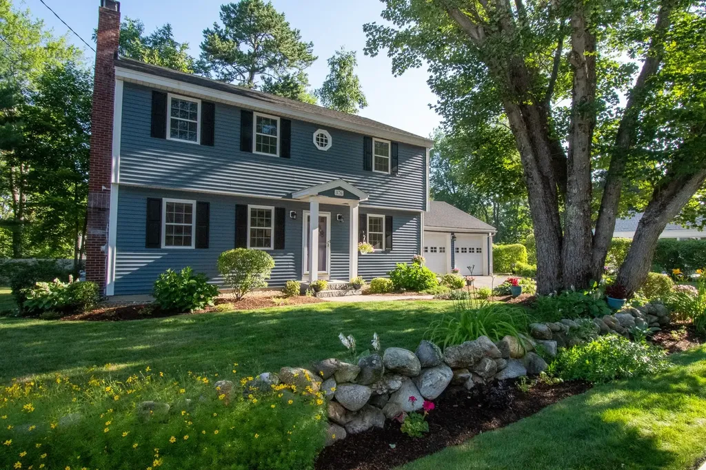 376 N Bend Drive Manchester NH 03104