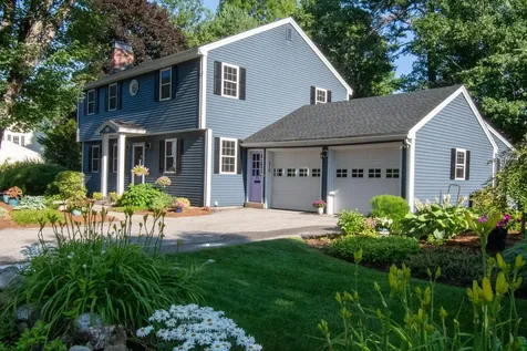 376 N Bend Drive Manchester NH 03104