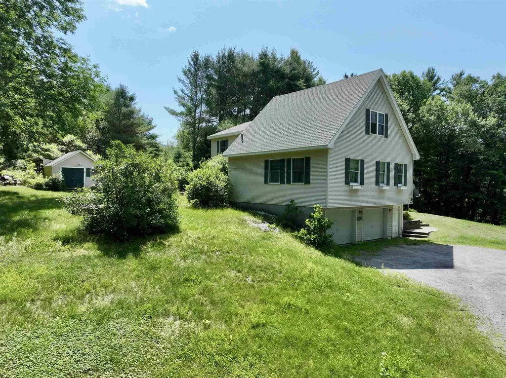 22 Fox Run Piermont NH 03779