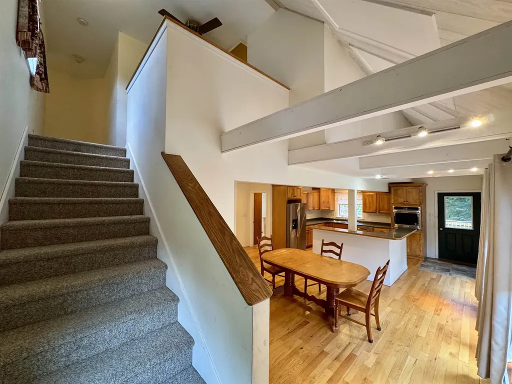 22 Fox Run Piermont NH 03779