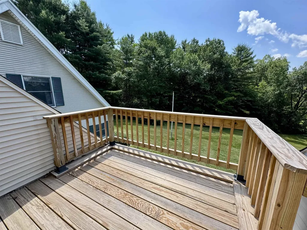 22 Fox Run Piermont NH 03779