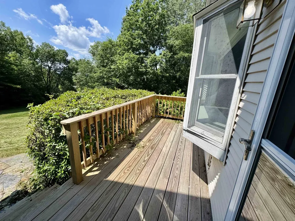 22 Fox Run Piermont NH 03779