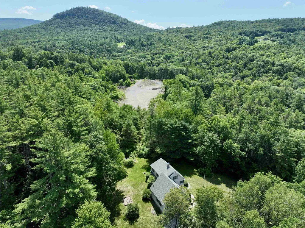 22 Fox Run Piermont NH 03779