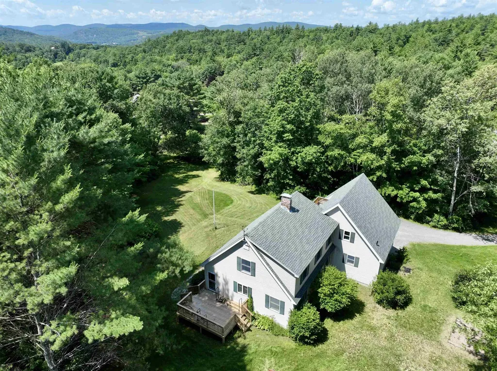 22 Fox Run Piermont NH 03779