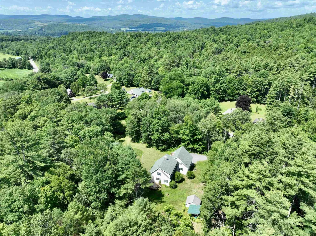 22 Fox Run Piermont NH 03779