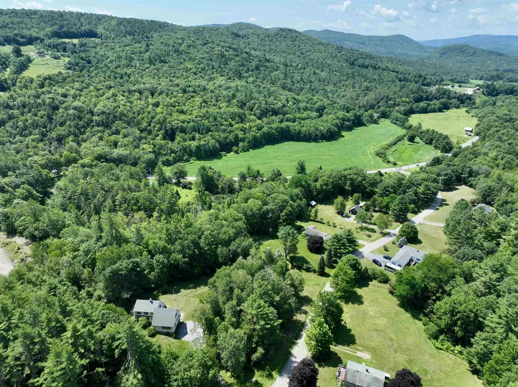 22 Fox Run Piermont NH 03779