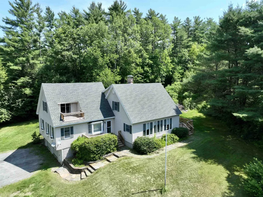 22 Fox Run Piermont NH 03779