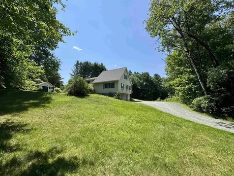 22 Fox Run Piermont NH 03779