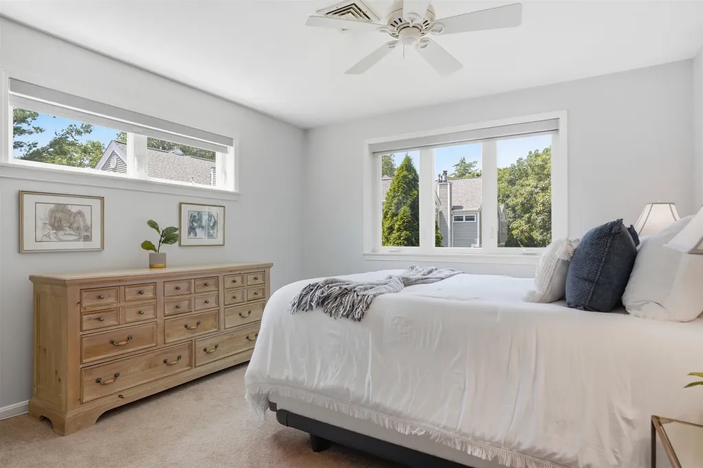 33 Larkspur Court Nashua NH 03062