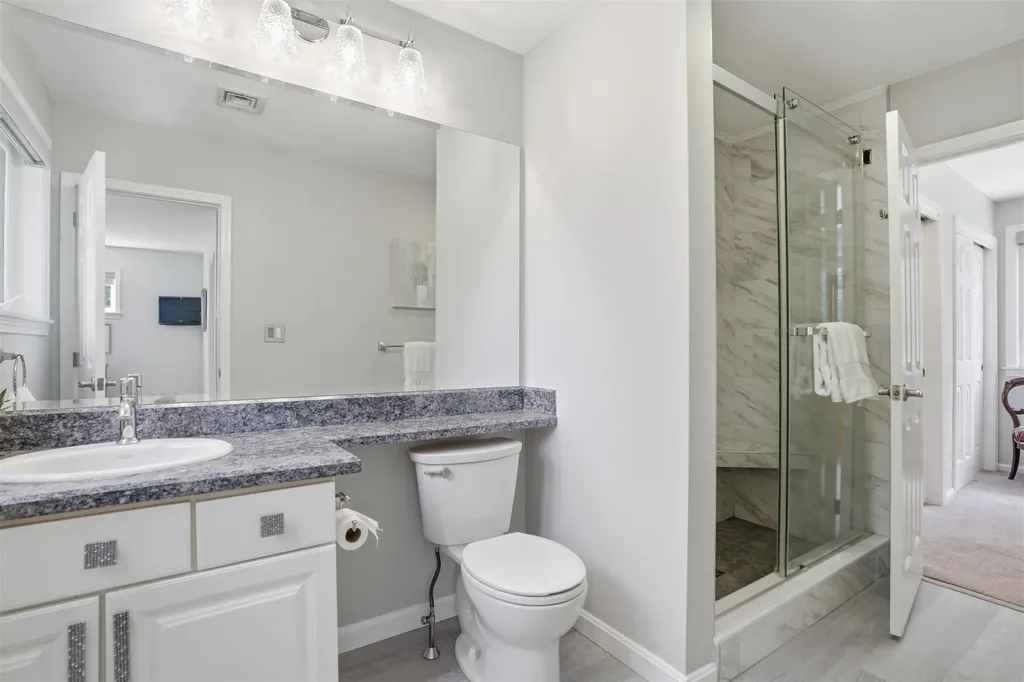 33 Larkspur Court Nashua NH 03062