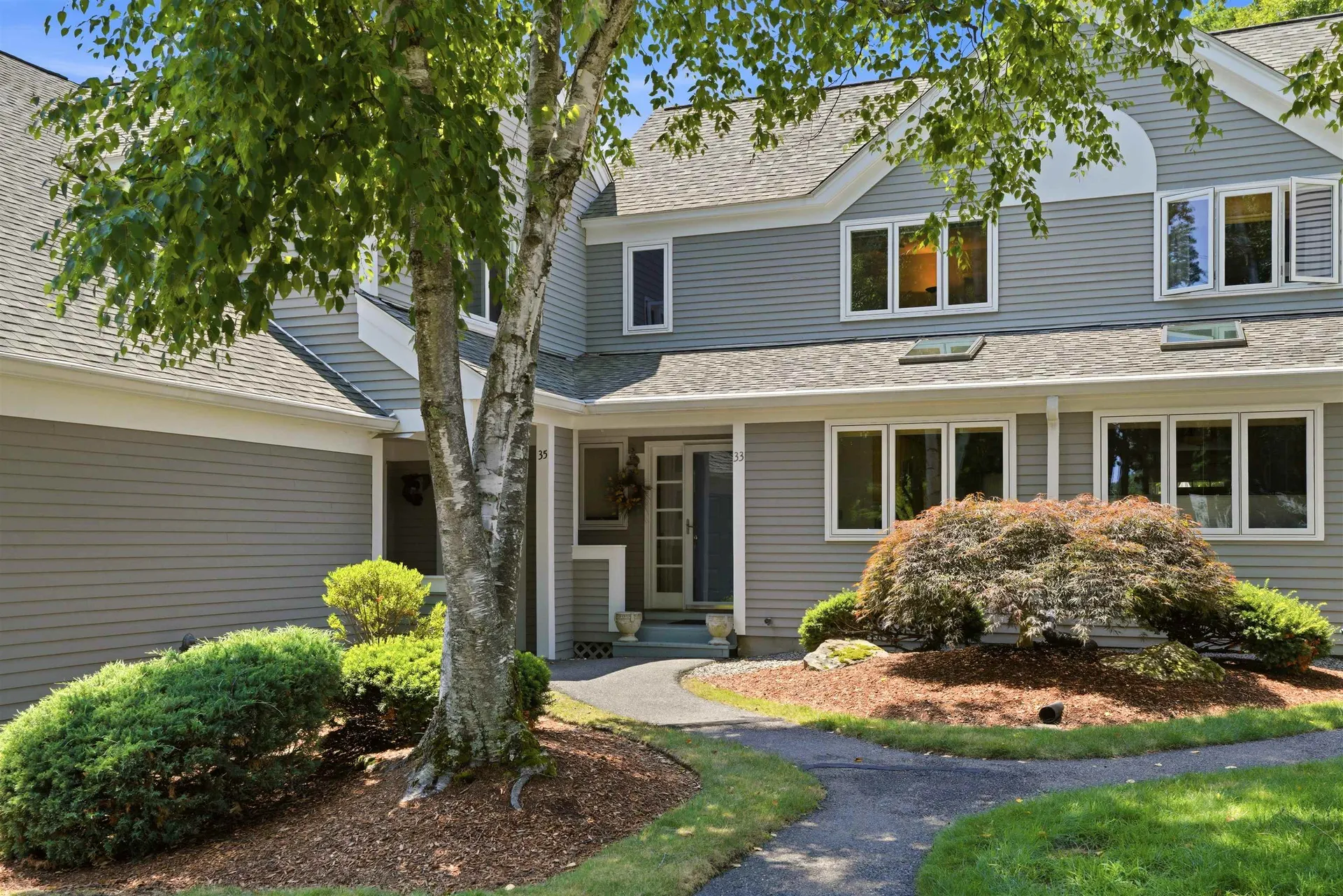 33 Larkspur Court Nashua NH 03062