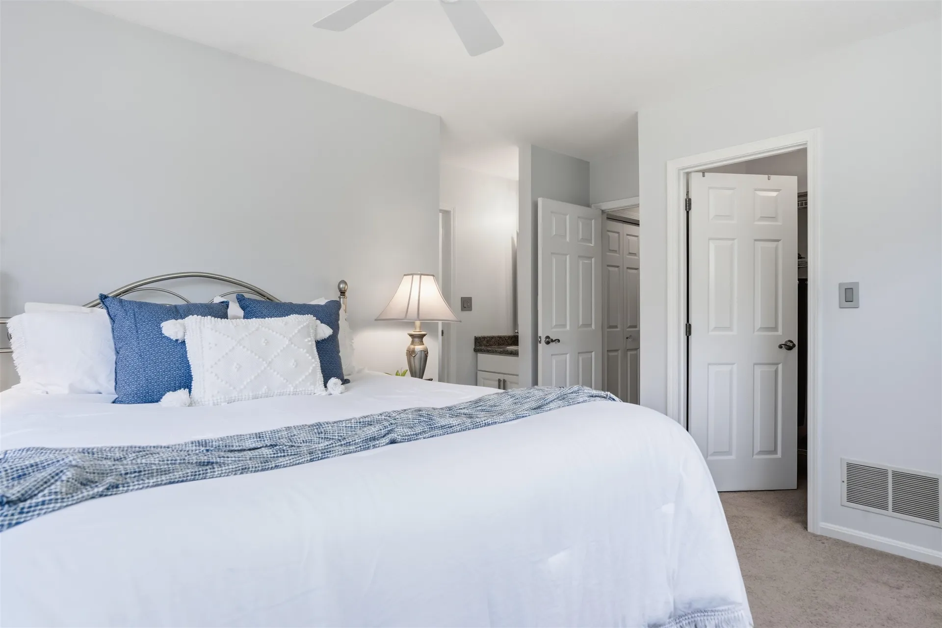 33 Larkspur Court Nashua NH 03062
