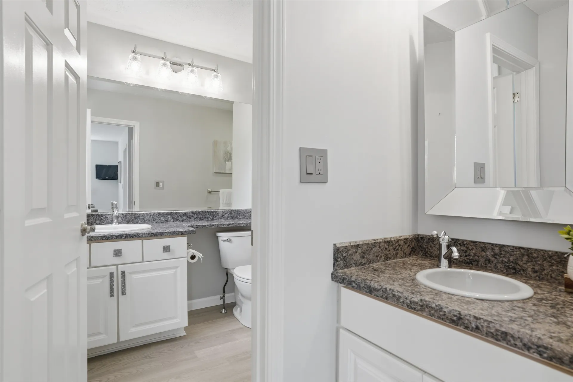 33 Larkspur Court Nashua NH 03062