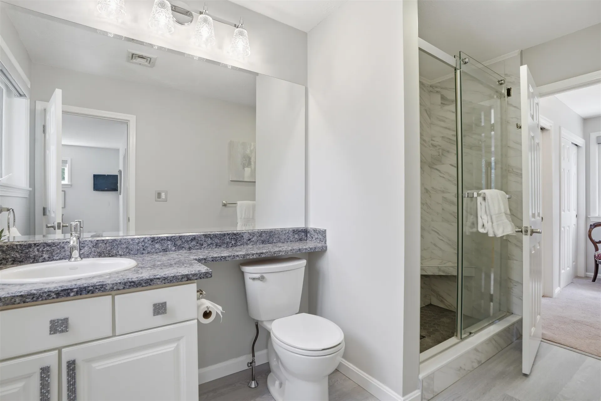 33 Larkspur Court Nashua NH 03062