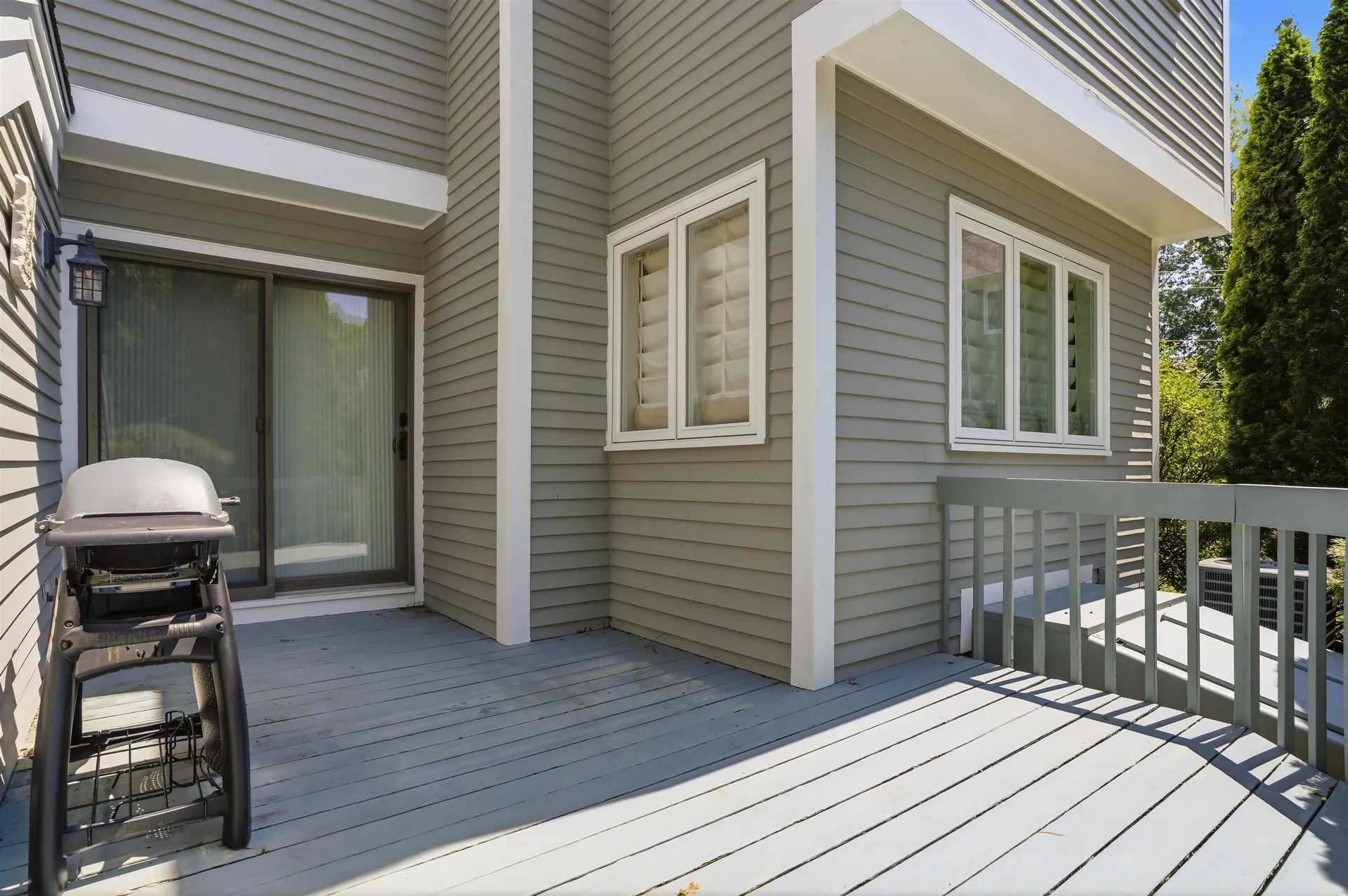 33 Larkspur Court Nashua NH 03062