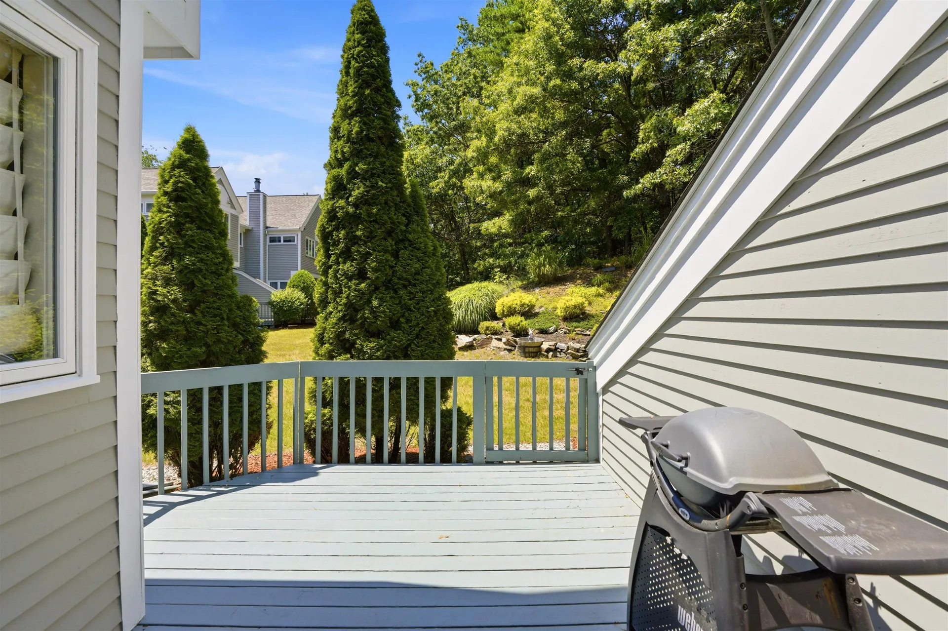 33 Larkspur Court Nashua NH 03062