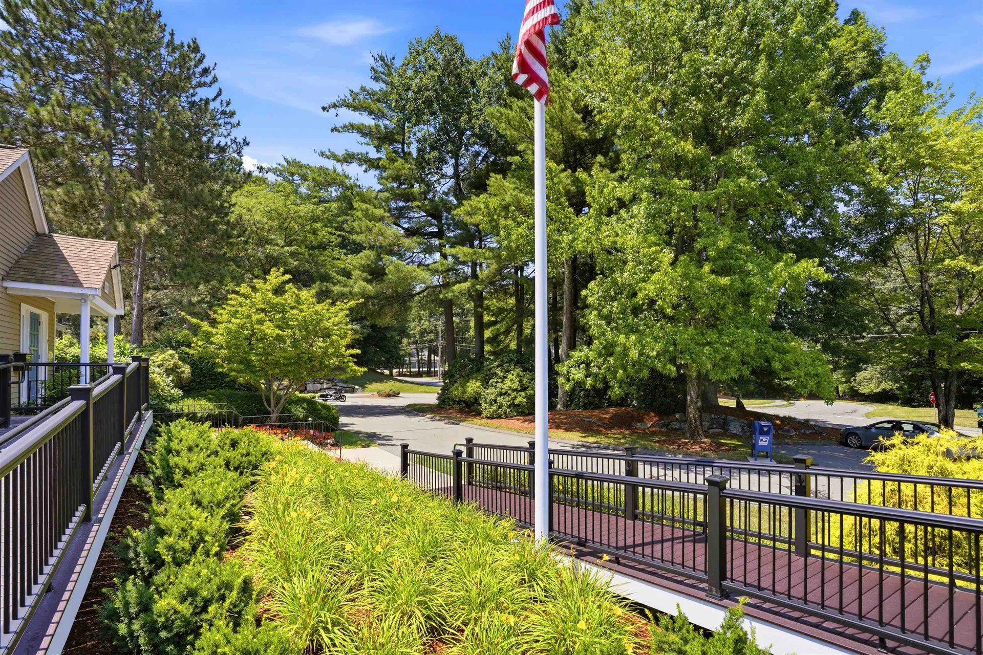 33 Larkspur Court Nashua NH 03062