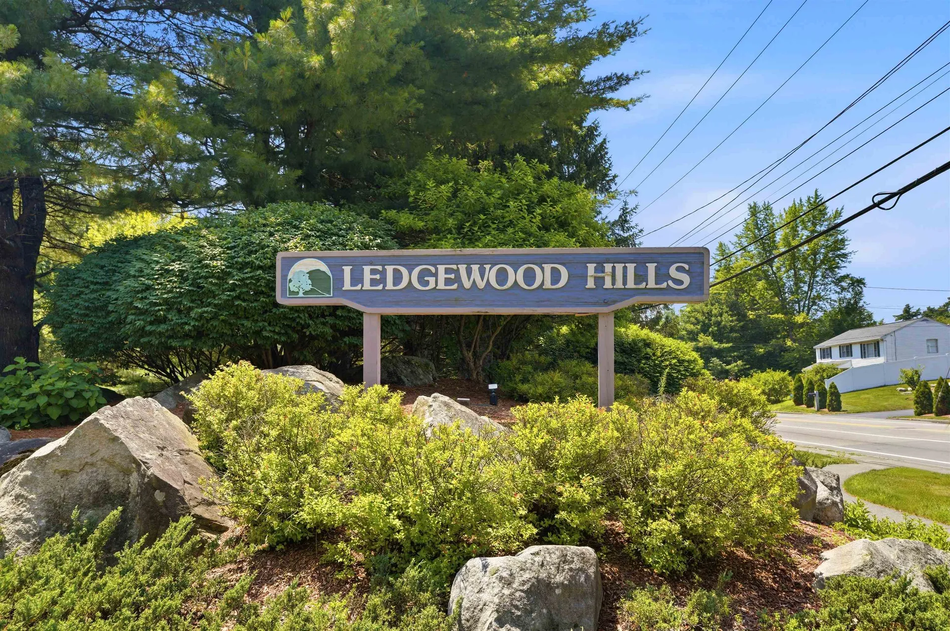 33 Larkspur Court Nashua NH 03062