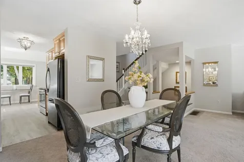 33 Larkspur Court Nashua NH 03062