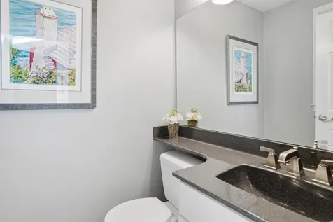 33 Larkspur Court Nashua NH 03062
