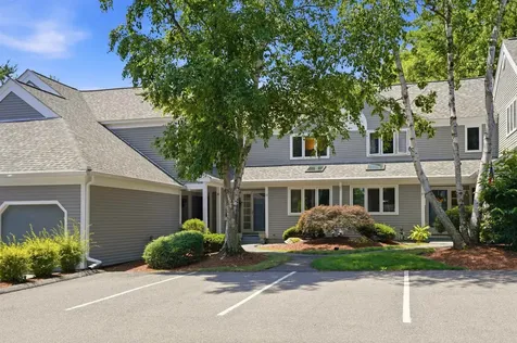 33 Larkspur Court Nashua NH 03062