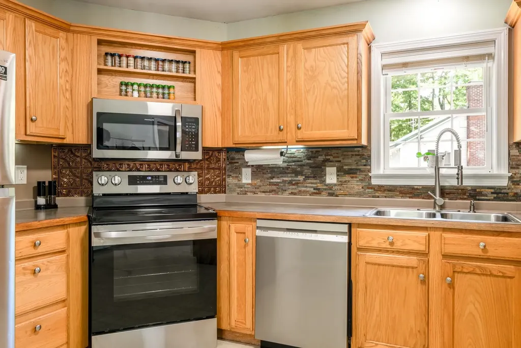 98 Gary Road Middleton NH 03887