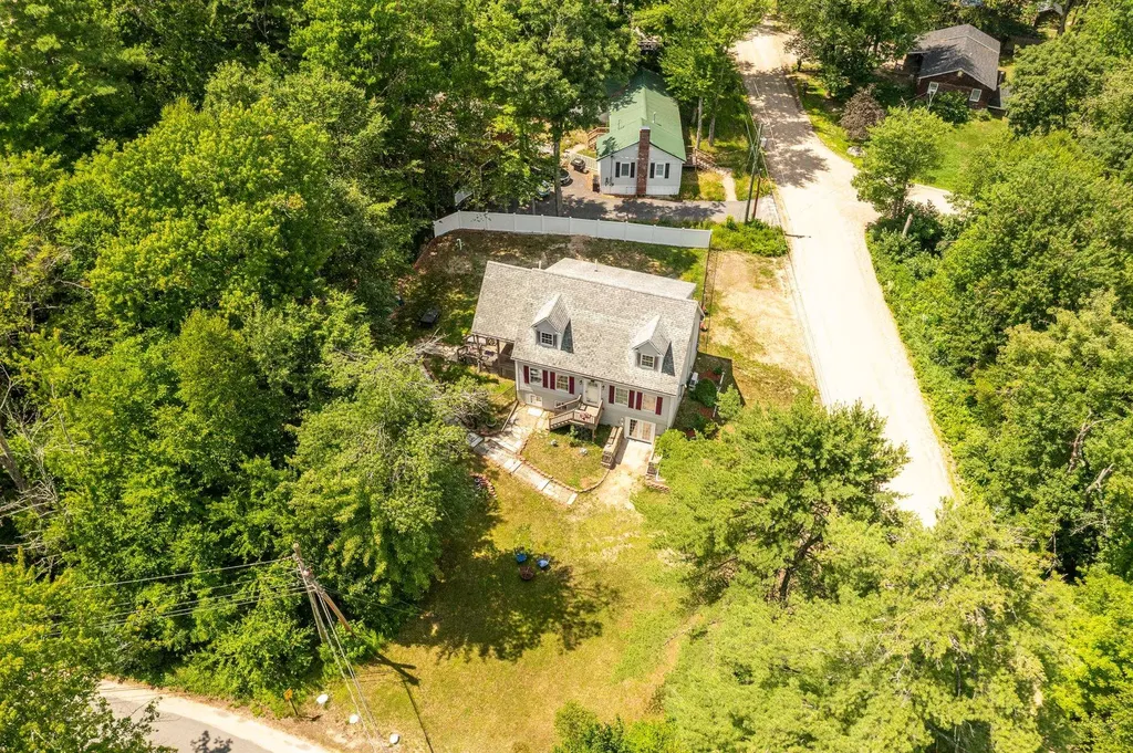 98 Gary Road Middleton NH 03887