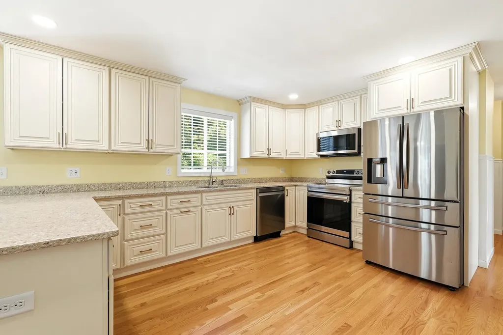 694 Walnut Street Manchester NH 03104