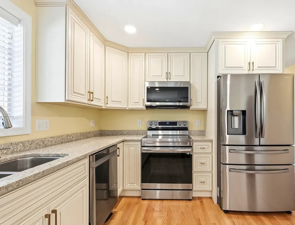 694 Walnut Street Manchester NH 03104