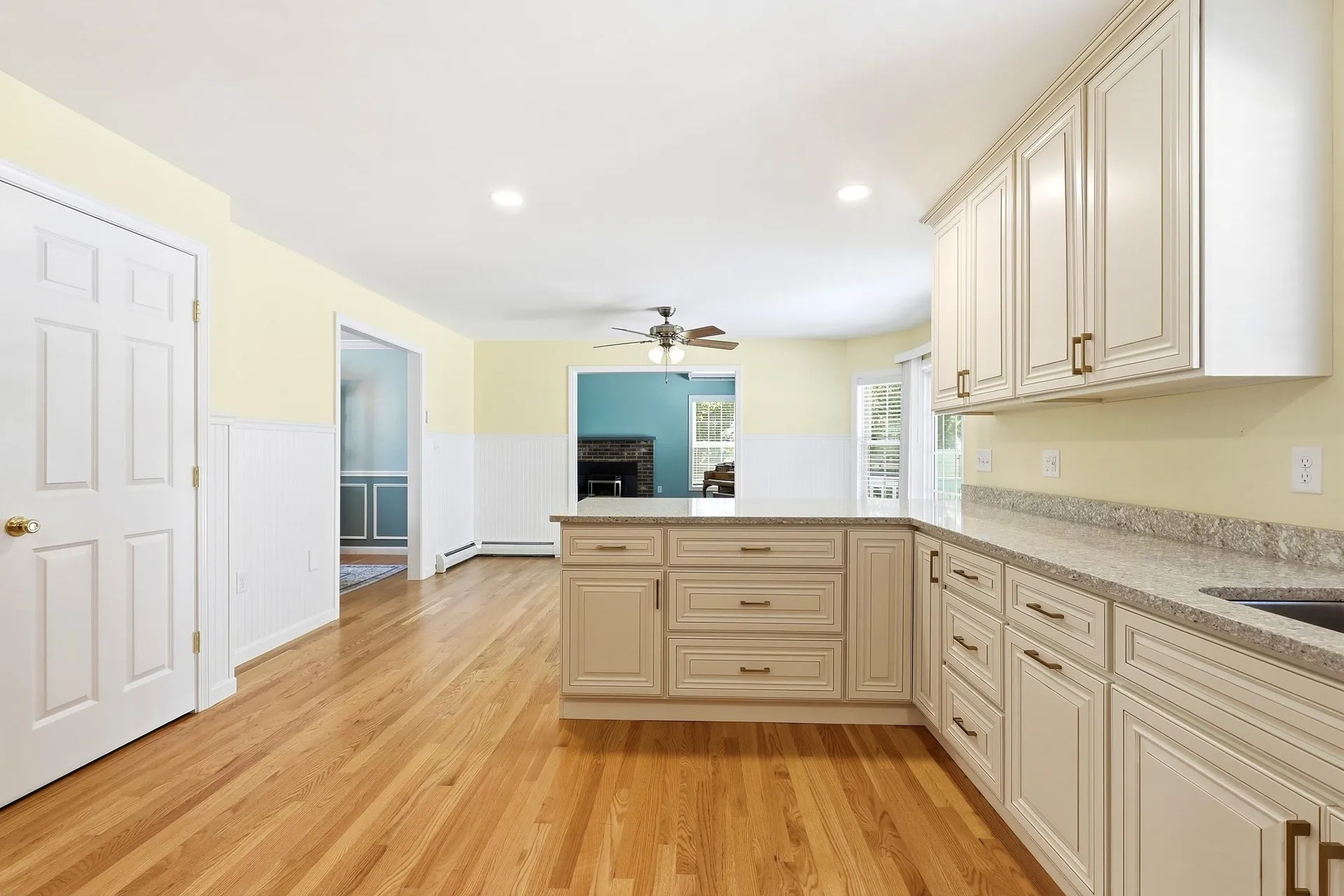 694 Walnut Street Manchester NH 03104