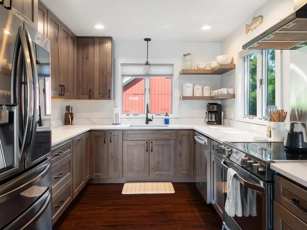 1468 Savage Point Road North Hero VT 05474