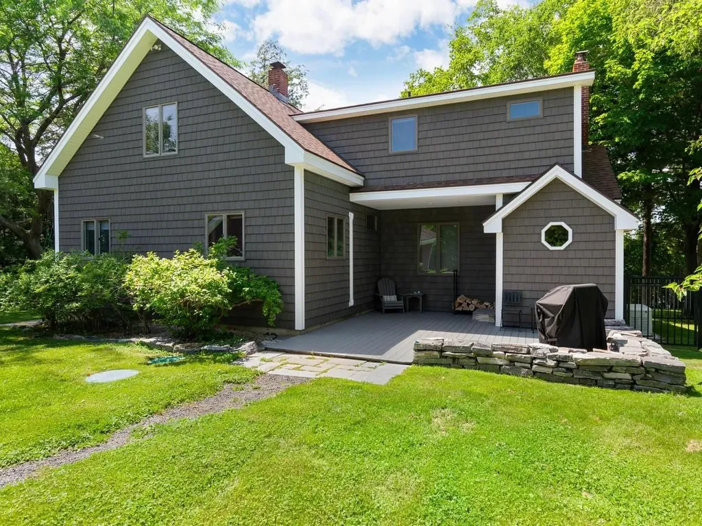 1468 Savage Point Road North Hero VT 05474