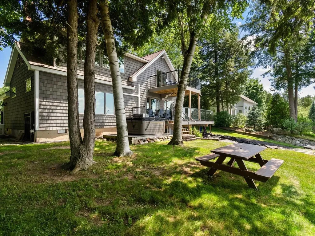 1468 Savage Point Road North Hero VT 05474