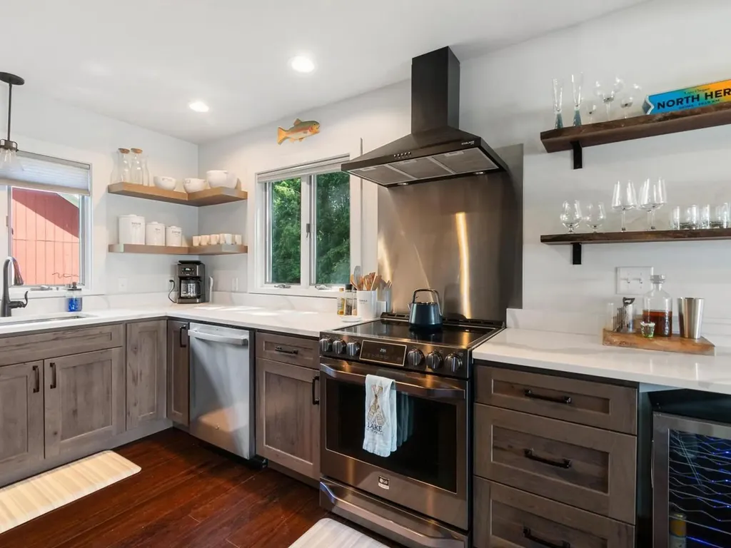 1468 Savage Point Road North Hero VT 05474