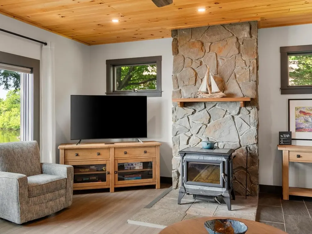 1468 Savage Point Road North Hero VT 05474
