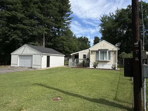 5 Margaret Avenue Raymond NH 03077