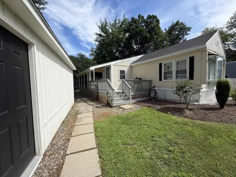 5 Margaret Avenue Raymond NH 03077