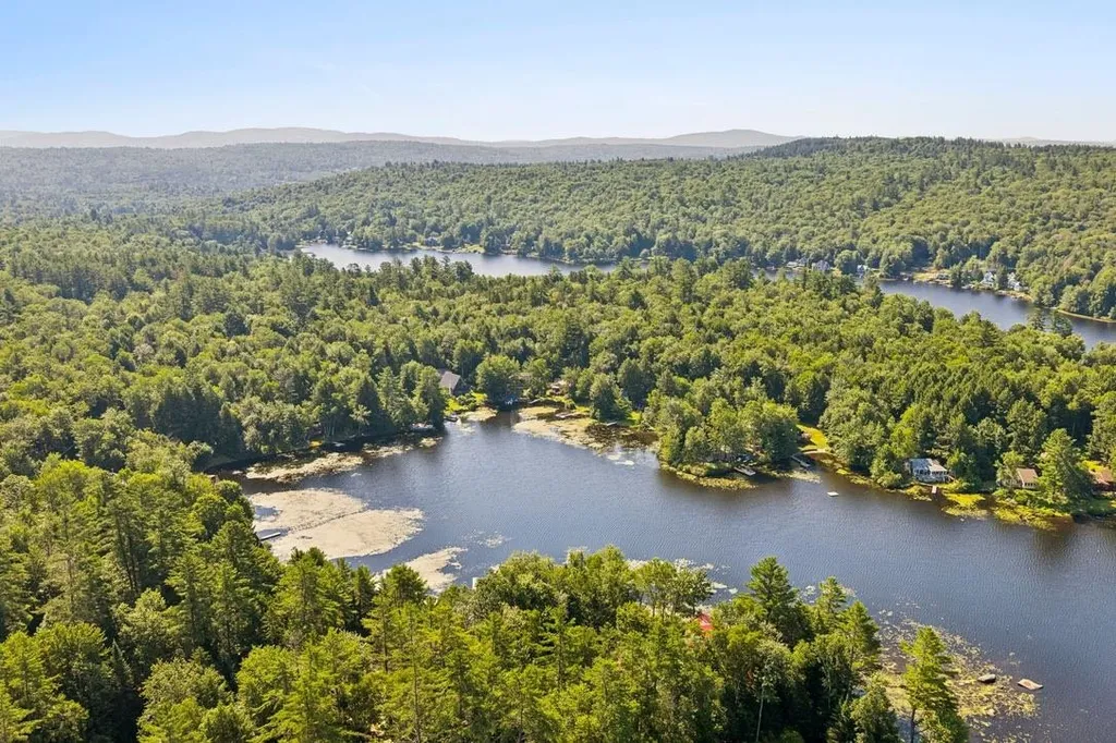 25 Lakeside Drive Unity NH 03773
