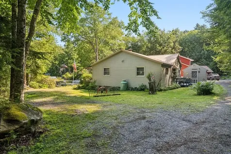 25 Lakeside Drive Unity NH 03773